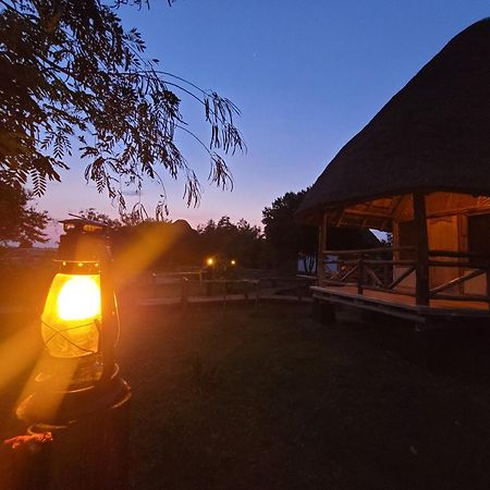 Songbird Safari Lodge & Campsite Katunguru Bagian luar foto